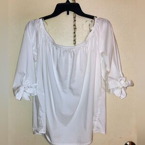 Off the Shoulder White Top w 3/4" sleeves that tie